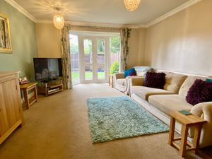 Lounge/Diner- click for photo gallery